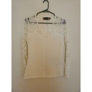 Full sleeves lace top
